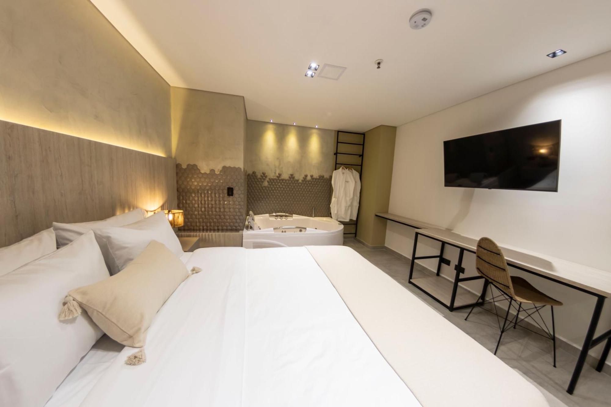 Sonata 44 Hotel Laureles ميديلين المظهر الخارجي الصورة