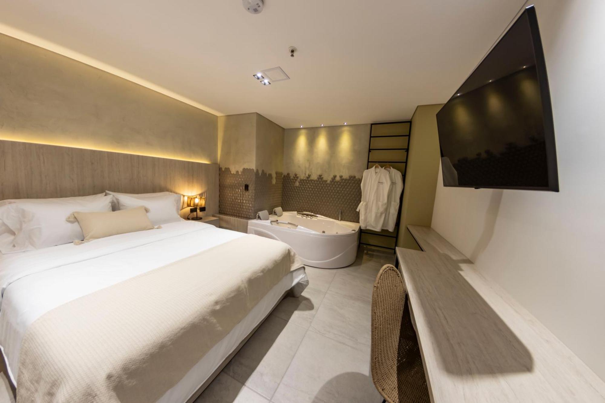 Sonata 44 Hotel Laureles ميديلين المظهر الخارجي الصورة